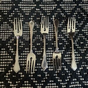 Trinity SSS by‎ ONEIDA 5 Salad/Dessert Forks
